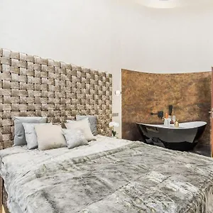 Luxurious 3-bedroom In The Center Budapest
