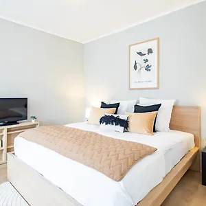 - Comfy - Sunny Budapest