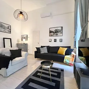 Location Up To 6 Guests * Budapest