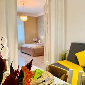 Comfort Oasis - District 9 Apartment *