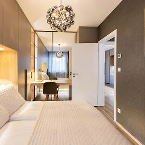 Fancy Private Parking & Garden Apartment Budapest