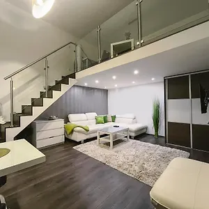 Central Deluxe *
