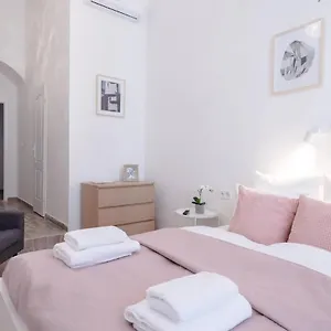 Brand New With Aircon In The Center * Budapest