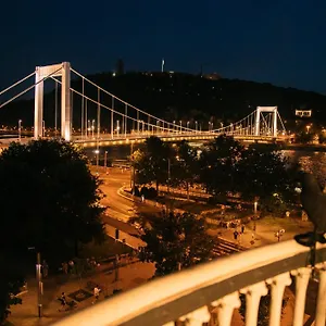 Riverfront Apartment Budapest
