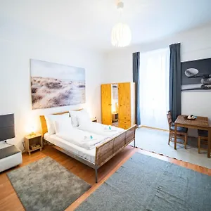 Free Parking Charlie's - 2sep Room, Ac, Fast Wifi, Tv *