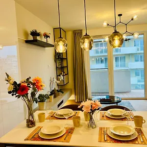 Park Apartment *