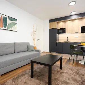 Waterfront Azure Loft With Free Parking Apartment