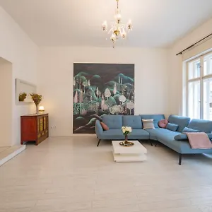 Spacious 3 Bedroom, 3 Ensuite Bathroom Elegant Near The Opera House