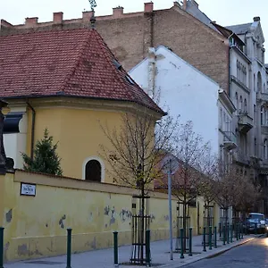 - Veres Palne * Budapest