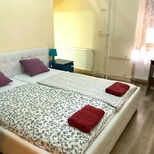 Apartment Aldi Astoria
