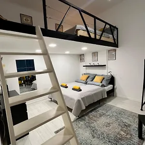 West Station Gallery - Free Parking, Cozy Home, Perfect For Families * Budapest
