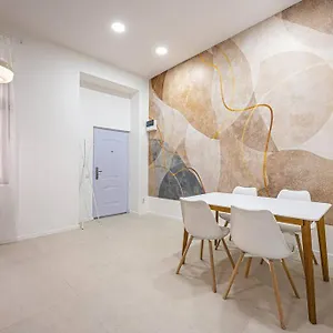 2 Bedroom Large Kitchen Flat On M1 Metro Apartment *