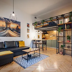 Rumbastic New - Location With Ac *