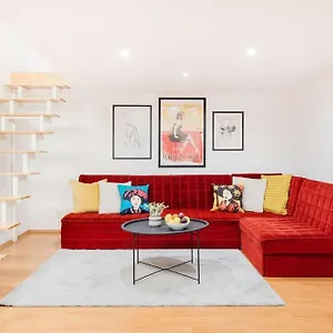 Secluded Spacious Oasis-best Location In Downtown * Budapest