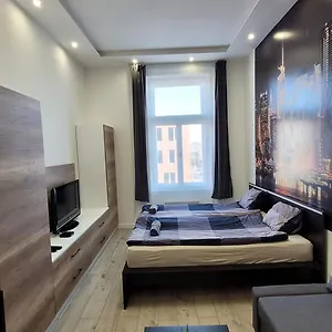 Apartment Arena Flat, Free Street Parking *