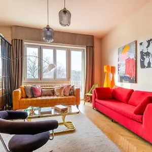 Apartment Artist By Stn