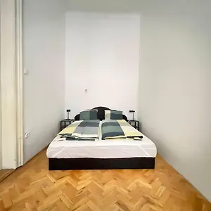 Apartment Near Urania