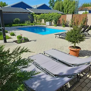 Apartment 2 Bedroom *