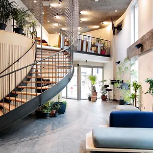 Hostal Maverick Market *